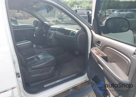 2007 GMC Yukon Xl 1500 Denali из США, поврежденный, VIN 1GKFK668X7J263450